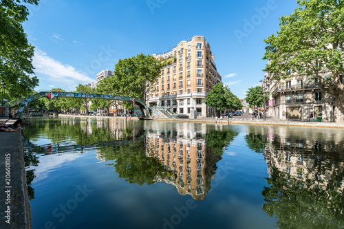 Quai de Valmy und Kanal Saint-Martin in Paris, Frankreich