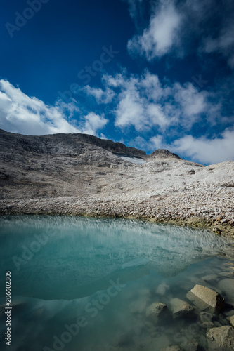 lago alpino