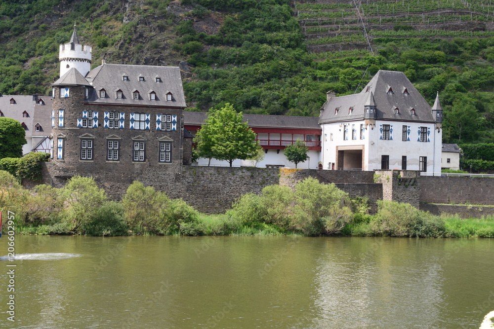 KobernGondorf mit Vorburg des Schloss von der Leyen Stock Photo