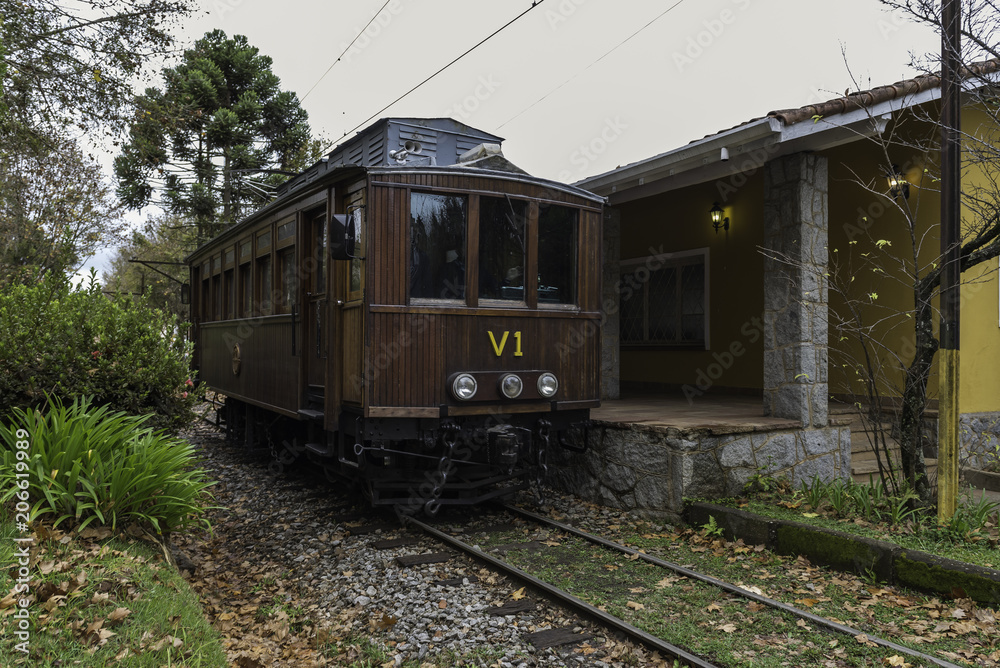 Fototapeta premium TRANSPORTE TURISMO BONDINHO