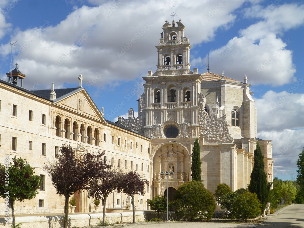 La Vid,localidad del municipio de La Vid y Barrios, perteneciente a la provincia de Burgos, en la Comunidad Autónoma de Castilla y León (España) La Vid,localidad del municipio de La Vid y Barrios, perteneciente a la provincia de Burgos, en la Comunidad Autónoma de Castilla y León (España)