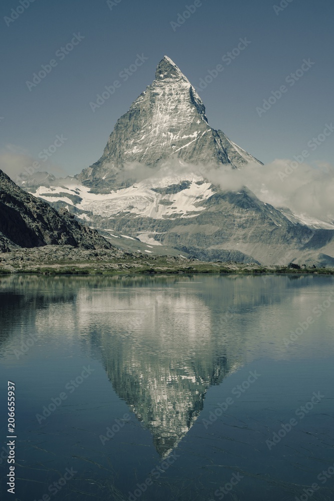 Riffelsee & Matterhorn Riffelsee & Matterhorn