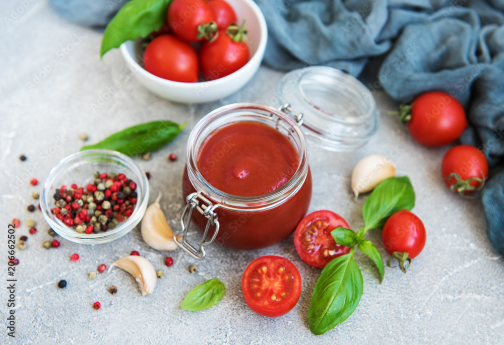 Tomato sauce in a jar Tomato sauce in a jar