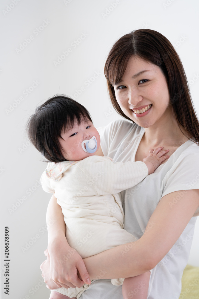 赤ちゃんとお母さん、おんぶ、笑顔、2ショット、ツーショット 赤ちゃんとお母さん、おんぶ、笑顔、2ショット、ツーショット