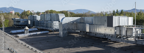 Billede på lærred Large cooling ventilation unit and roof distribution.