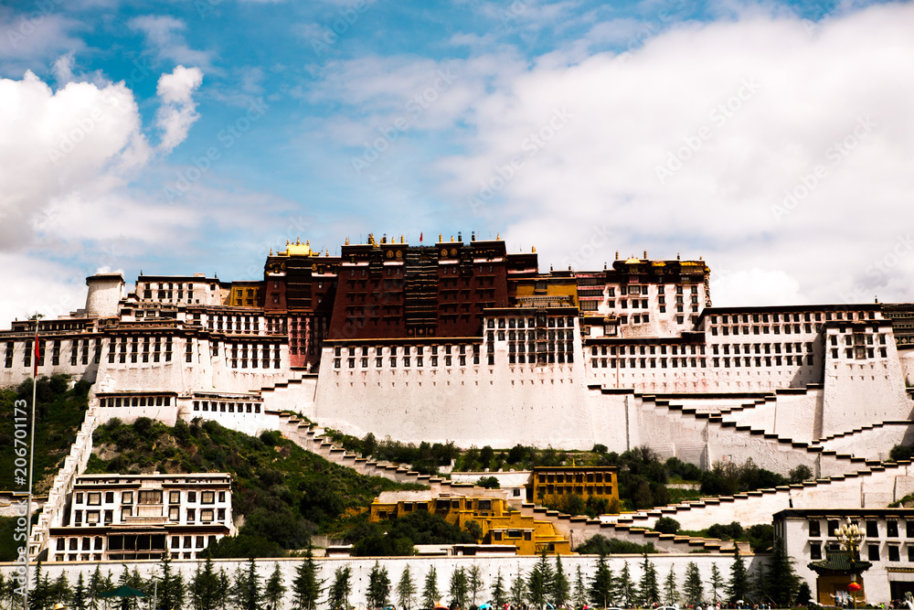 Fototapeta premium Potala Palace Time Lapse. Dalai lama place. Lhasa, Tibet