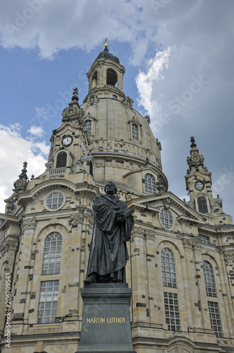Pomnik i kościół barokowy 