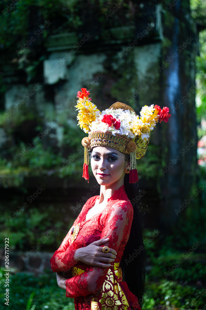 Portrait of Native Bali women wearing traditional Bali costume with Crown