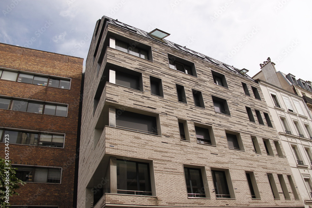 Immeuble moderne du quartier de Saint Lambert à Paris