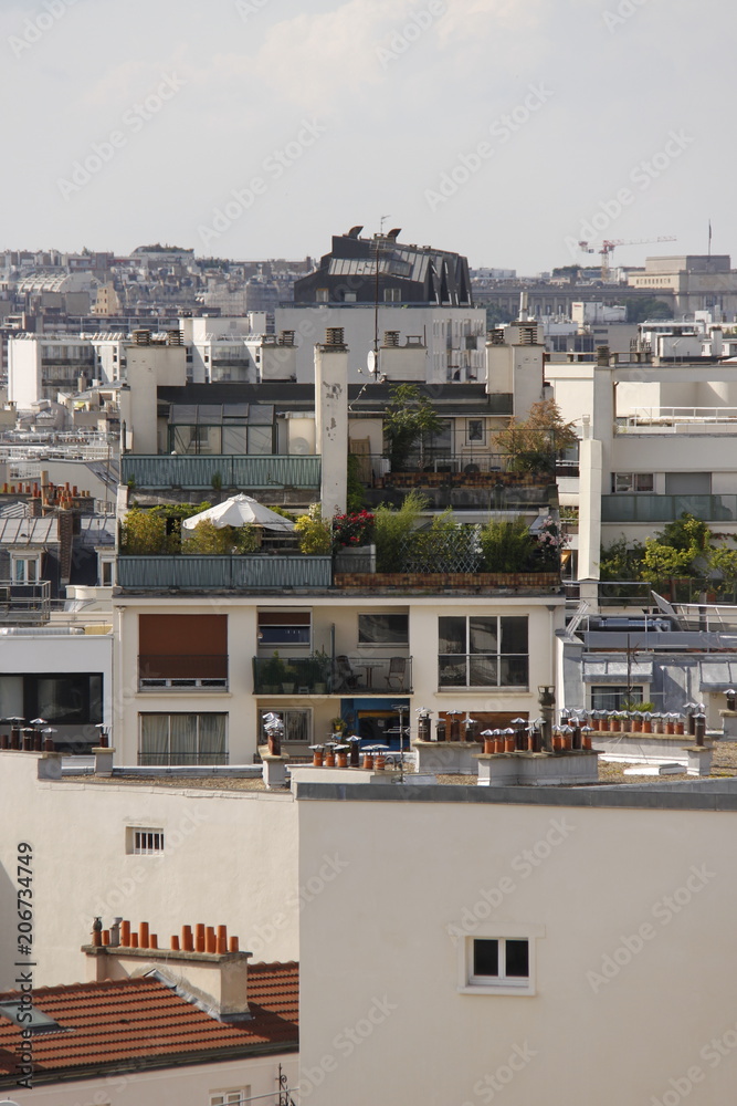 Terrasse sur le toit d'un immeuble à Paris