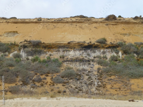 Playa Cuesta Maneli en Huelva, zona costera con playa de arena fina blanca que forma parte del Parque de Doñana