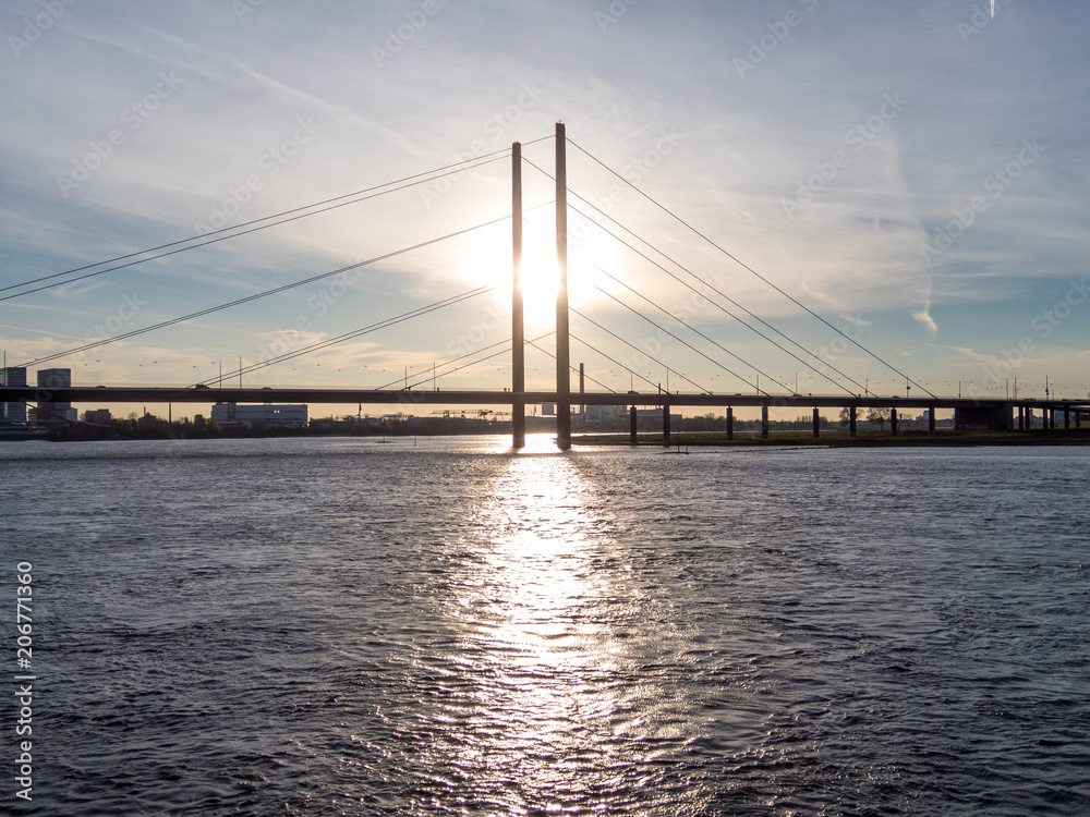 Obraz premium Bridge on sun
