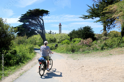Vélo sur l'île de Ré et le phare des Baleines, Charente-Maritime, France
