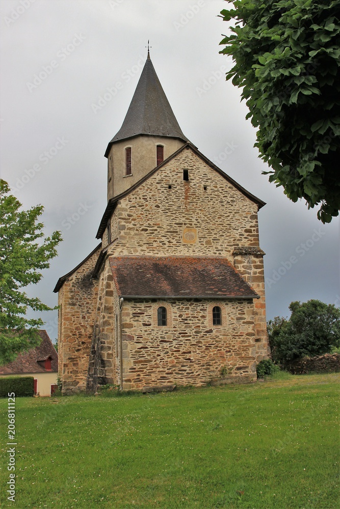 Eglise de Saint-Priest-les-fougères (Dordogne)