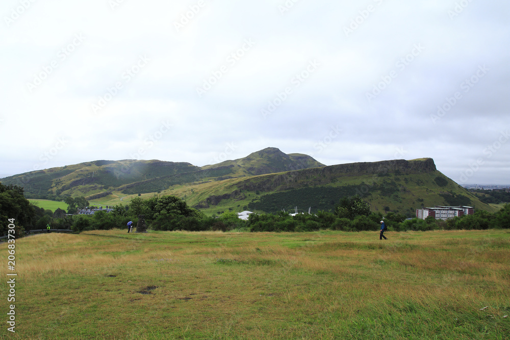 Blick auf den Arthurs Seat Holyrood, ein kleiner Hügel inmitten von Edinburgh, Schottland gelegen