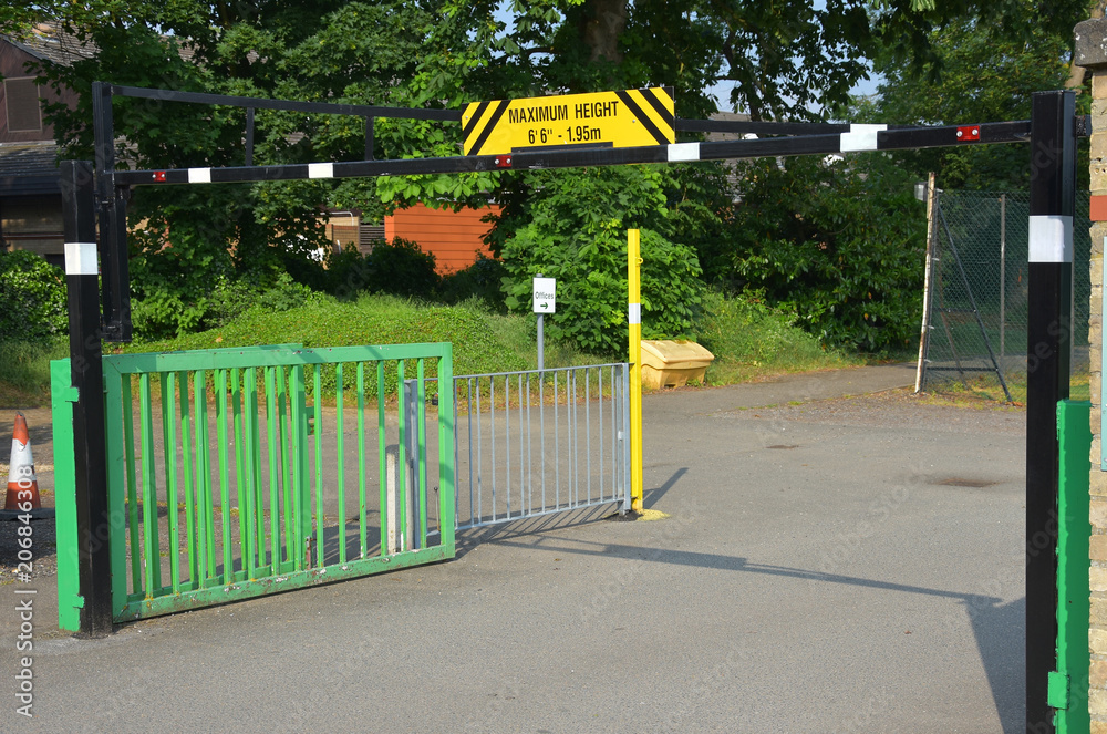 Entrance way with height restriction