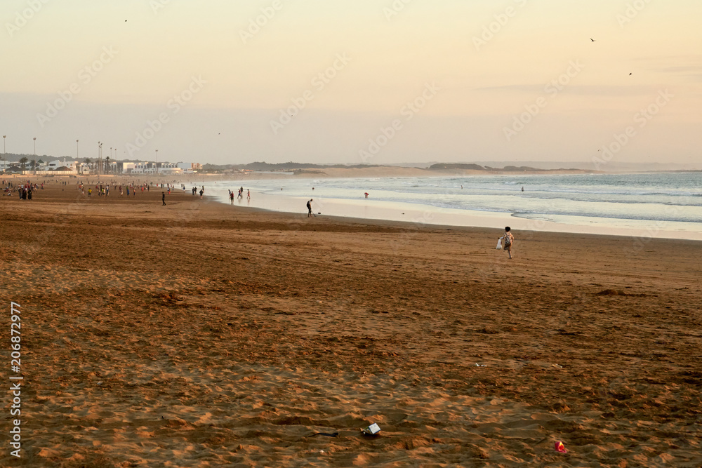 Obraz premium Strand von Agadir in Marokko während des Sonnenunterganges