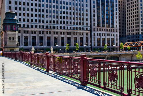 Wallpaper Mural Shadows on the LaSalle Street bridge over a green Chicago River in spring. Torontodigital.ca