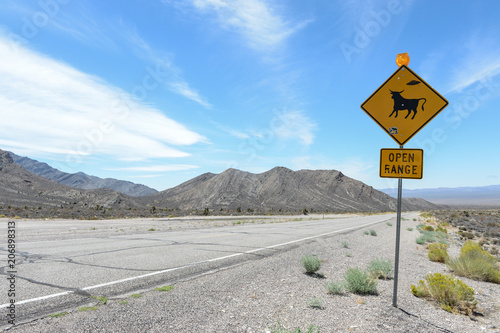 Route Extraterrestre dans le désert du Nevada aux USA