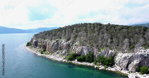 Fotografie island golem grad in a lake prespa,macedonia