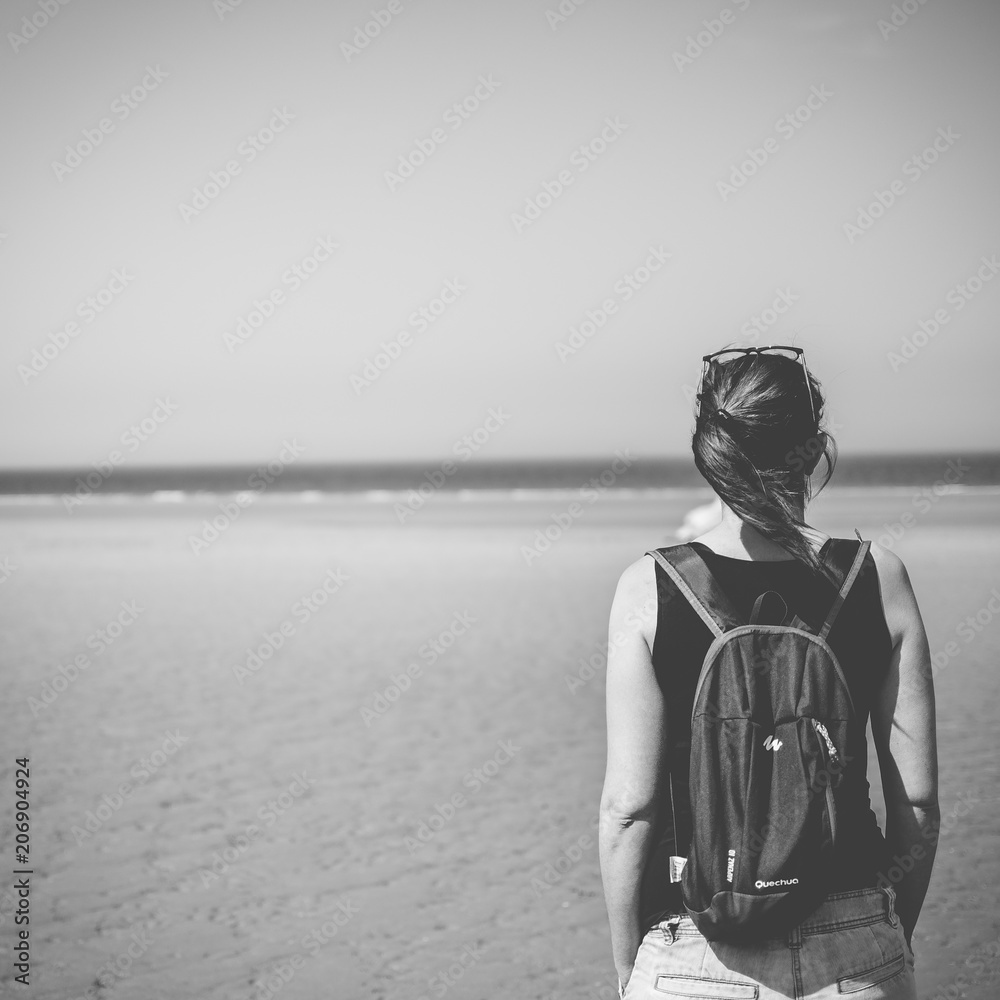 Fototapeta premium girl on the beach
