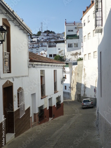Álora, pueblo español de la provincia de Málaga, en la comunidad autónoma de Andalucía (España) situado en la comarca del Valle del Guadalhorce