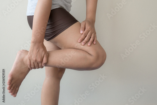 Wallpaper Mural Woman with injured foot. Torontodigital.ca