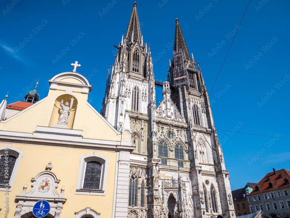 Naklejka premium Regensburger Dom in der Altstadt