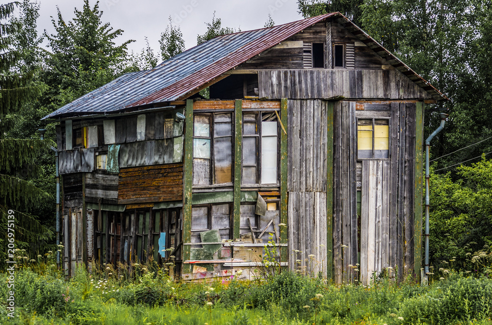 Mshinskaya Leningrad Oblast / Russia 08.02.2017: Old wooden abandoned house