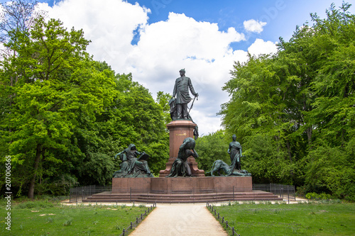 Valokuvatapetti Monument of Otto von Bismarck in Berlin
