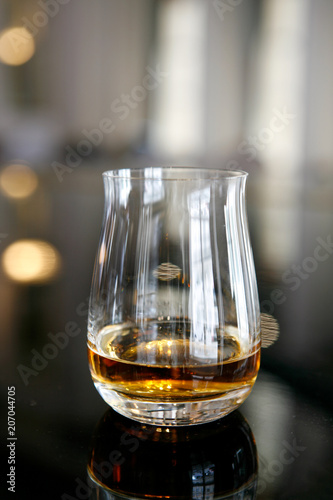Grand Hotel - whisky glass 02