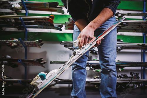 Canvastavla Theme of business sale and service of ski equipment