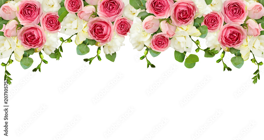 Obraz premium Liście eukaliptusa, frezja i kwiaty różowej róży w układzie górnej granicy