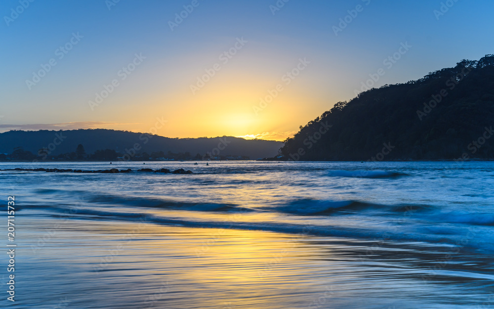 Obraz premium A Touch of Yellow - Sunrise Seascape