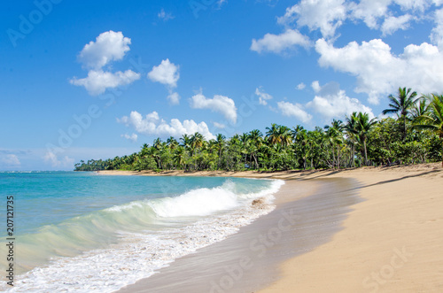 Ferien, Tourismus, Sommer, Sonne, Strand, Meer, Glück, Entspannung, Meditation: Traumurlaub an einem einsamen, karibischen Strand :) © doris oberfrank-list
