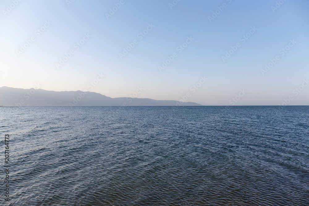 Fototapeta premium 野洲市の琵琶湖の夕景
