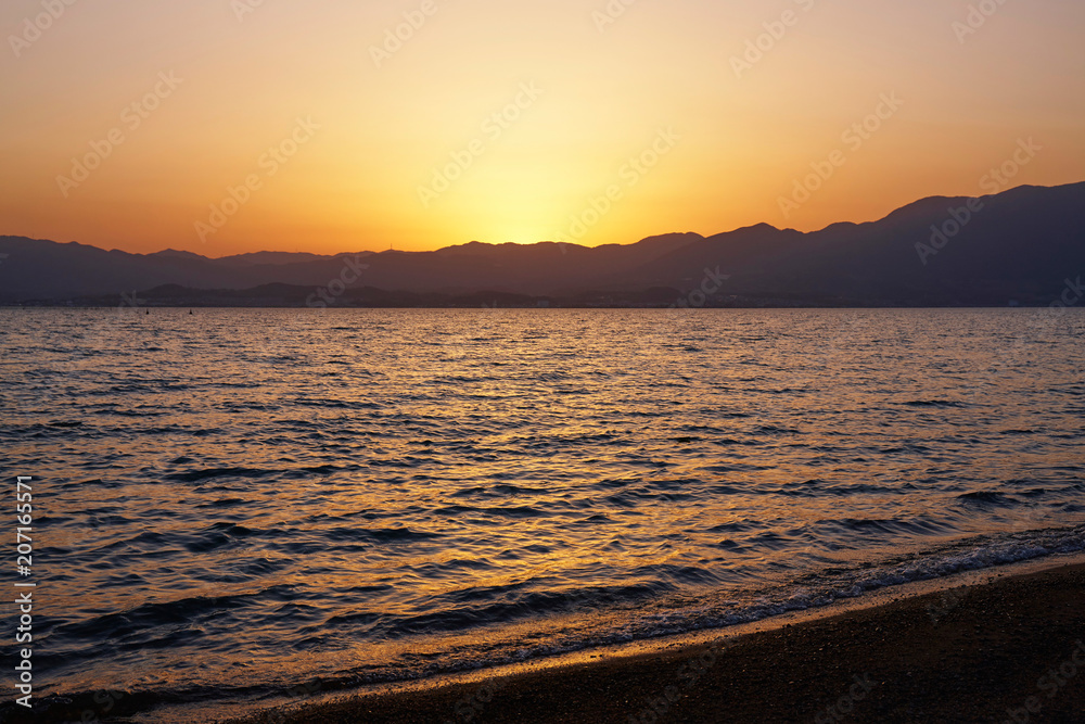 野洲市の琵琶湖の夕景