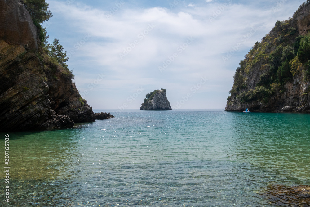 Obraz premium Rabbit rock (isola del Coniglio) and Baia del Buondormire on Cape Palinuro, C