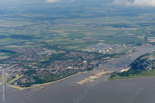 Obraz na płótnie panorama flight over the north sea islands and the coast of germany w salonie