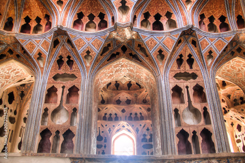 Obraz na płótnie Inside the Ali Qapu palace in Isfahan, Iran. w salonie