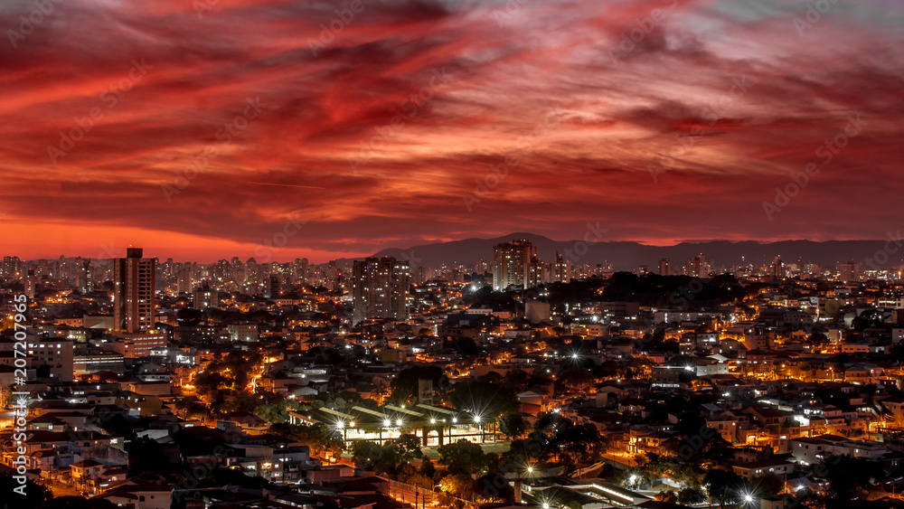 Pôr do sol em São Paulo - Brasil