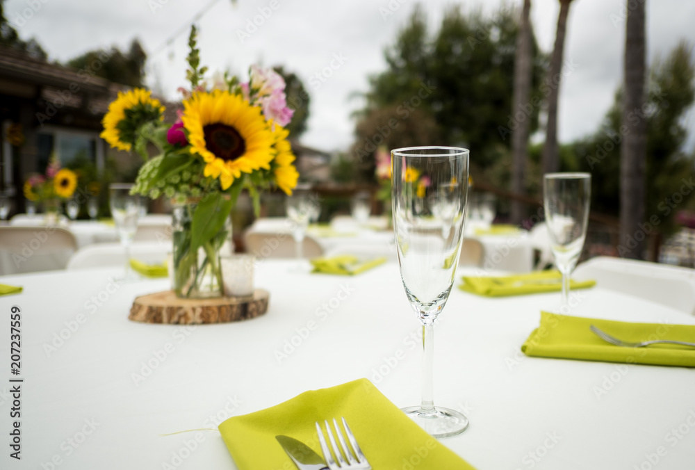 bouquet flowers wedding sunflower table setup toast