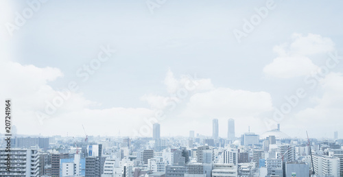 日本大阪難波の空雲街並み都市景観 © mazmot