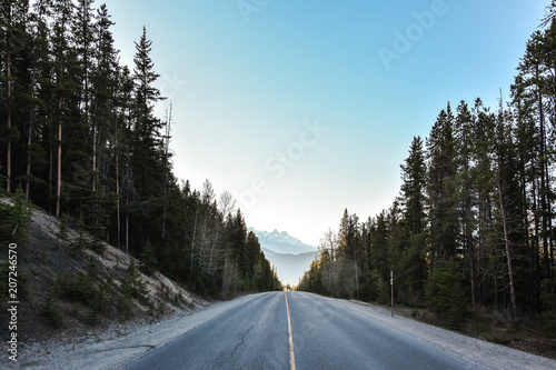Landstraße in Kanada © s-motive
