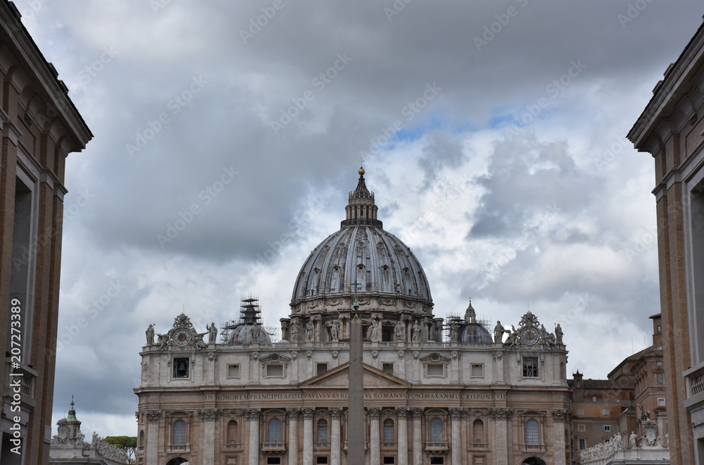 Roma. View and details of the facade of the Basilica of San Pietro in Vaticano