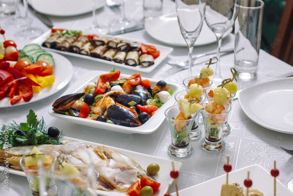 Side view of a banquet table. Side view of a banquet table.