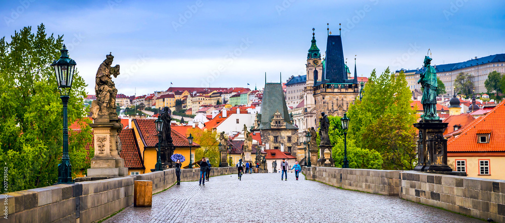 Obraz Praga jest stolicą Republiki Czeskiej, państwem europejskim. Zabytki historyczne.