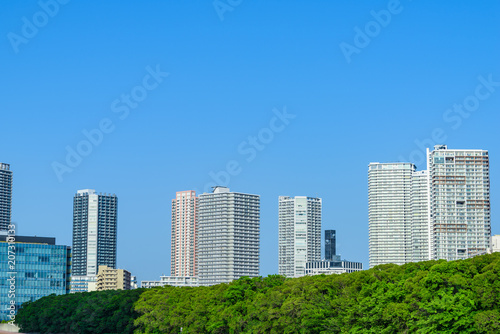 ベイエリアのタワーマンション High-rise condominium in Tokyo © kurosuke