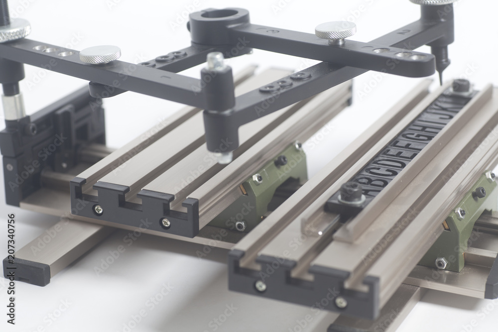 Engraving device pantograph with letterpress alphabet Engraving device pantograph with letterpress alphabet
