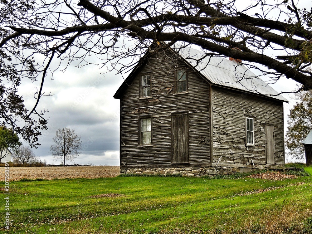 Fototapeta premium Old abandoned house